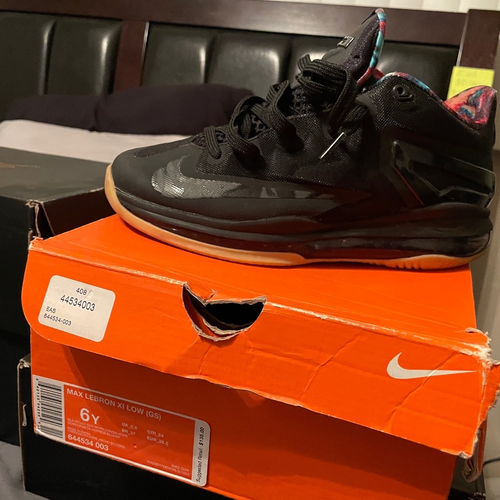 Size 6Y Nike Max LeBron 11 Low Gum 2014